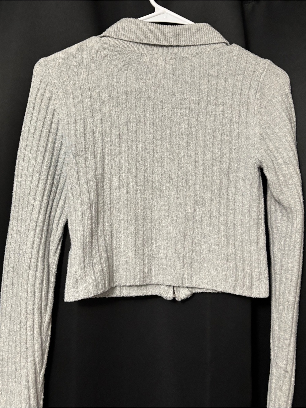 Light Gray Ribbed Zip-Front Collared Sweater - Picture 4 of 5